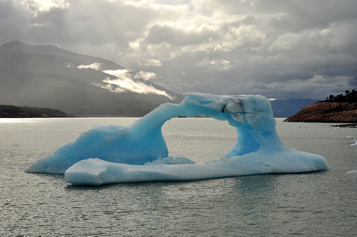 Eisschiff auf dem Lago Argentino