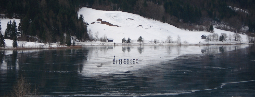 Eisschnelllaufgruppe bei Tauwetter