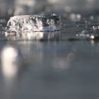 Eisscholle auf gefrorenem See