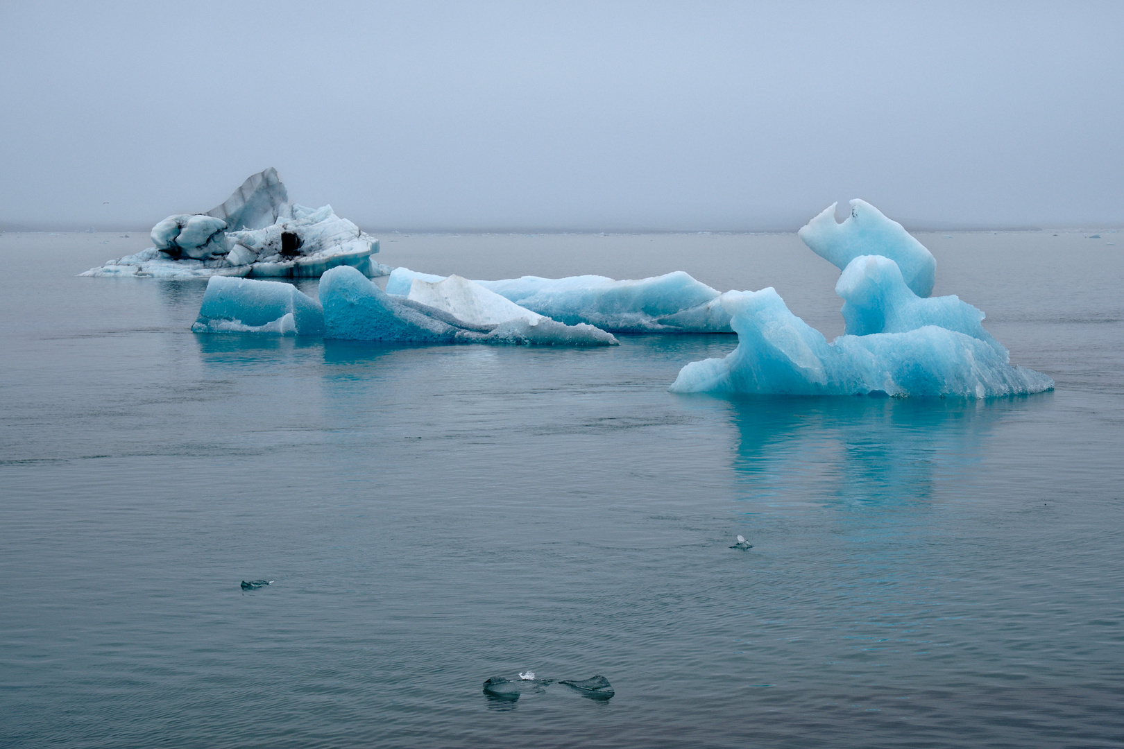 Eisschollen auf dem Weg zum Meer (Island)