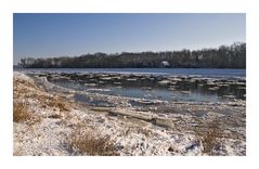 Eisschollen auf der Elbe