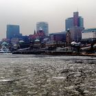 Eisschollen auf der Elbe