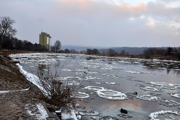 Eisschollen auf der Weser