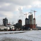 Eis(seskälte) auf der Elbe und der Elbphilharmonie...10.02.2012