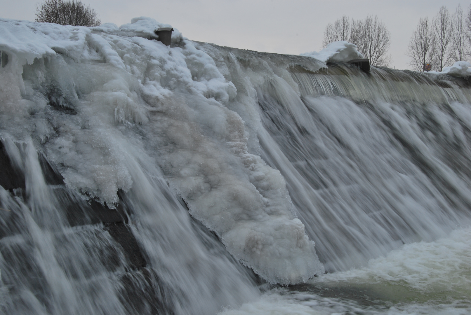 " Eissige Gebilde! "