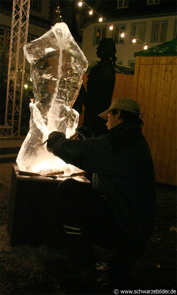 Eisskulptur - Weihnachtsmarkt