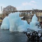 Eisskulpturen im Tinguely-Brunnen