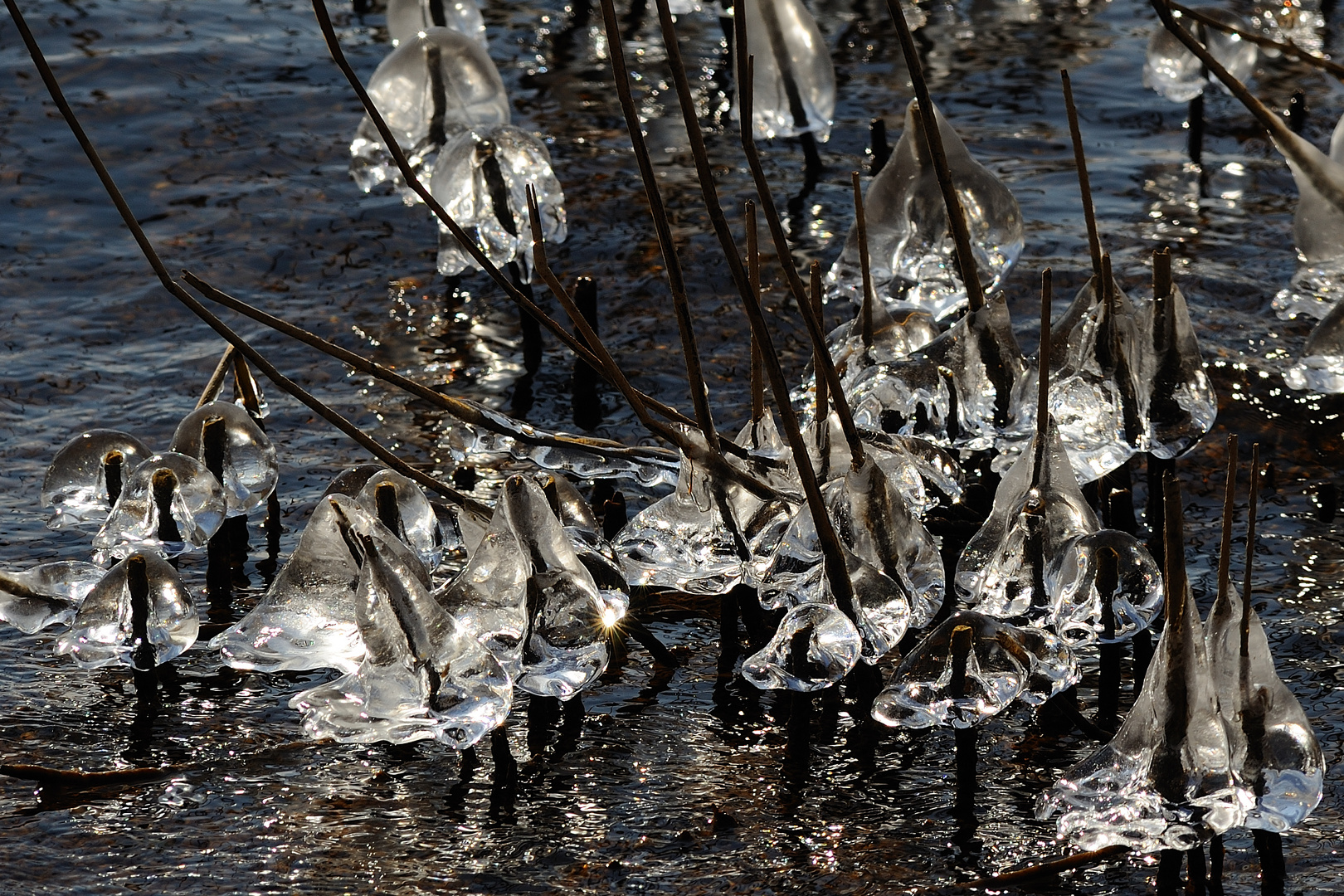 Eisskulpturen von der Natur erschaffen