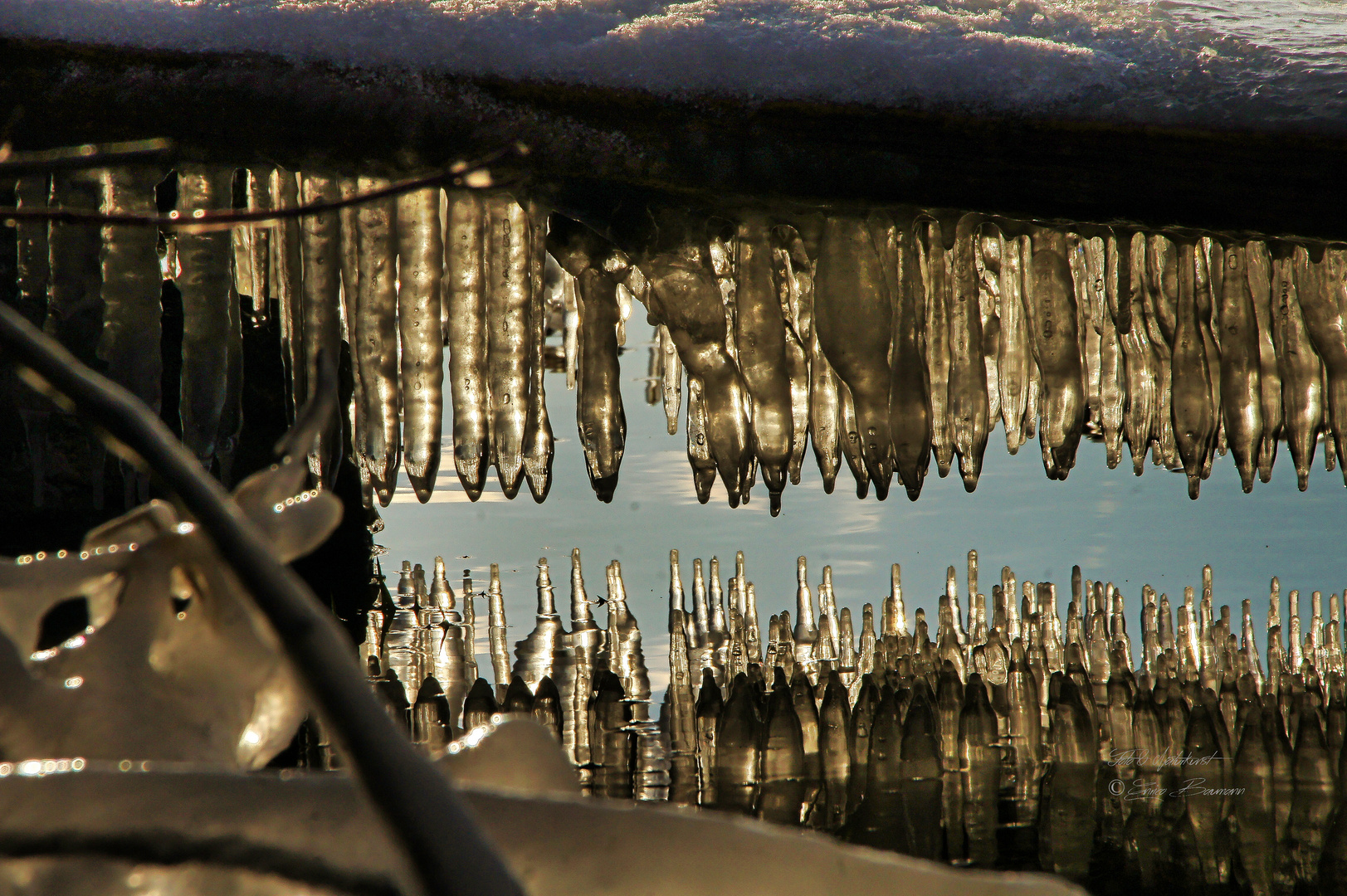 Eisstalaktiten am Starnberger See