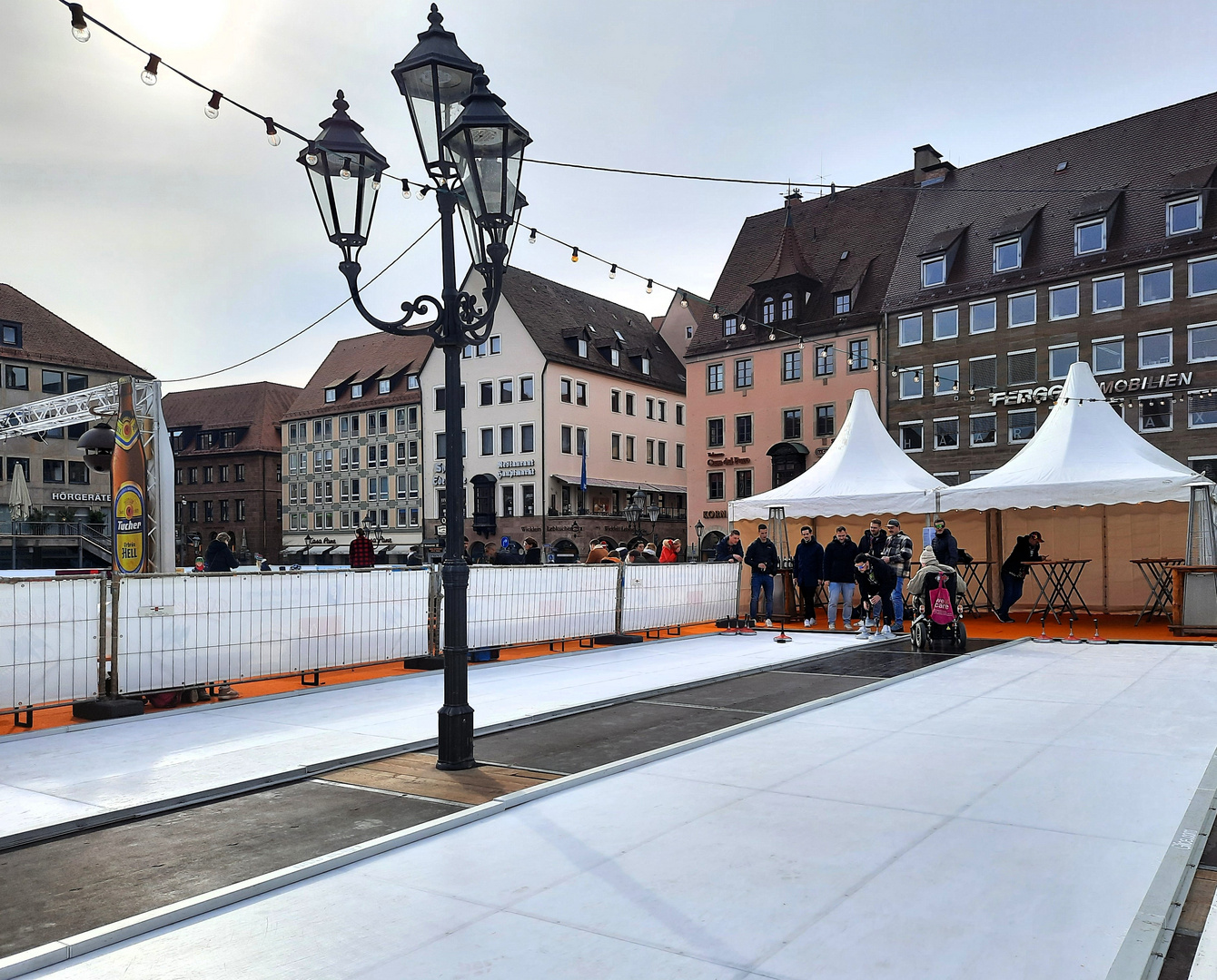 Eisstockschießen mitten in der Stadt