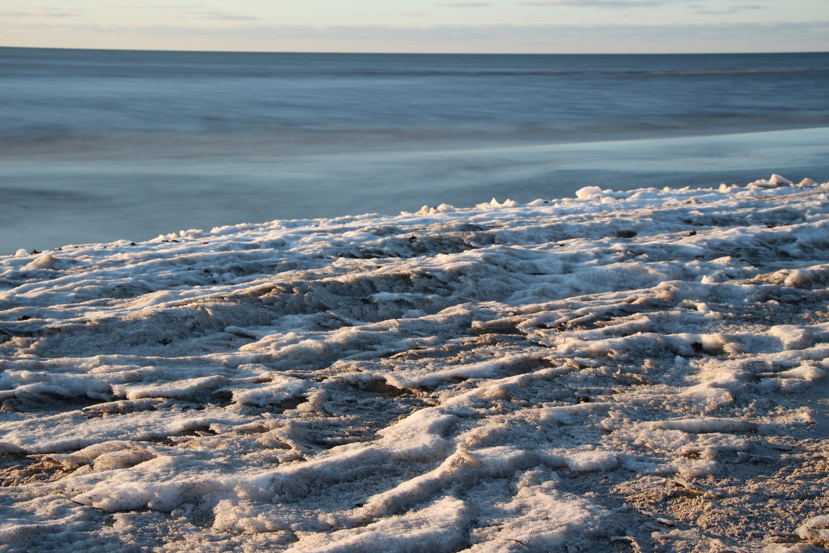 Eisstrukturen Meeresstrand