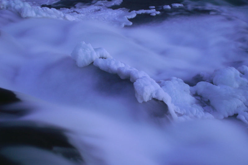 Eisstufen am Wasserfall Gullfoss