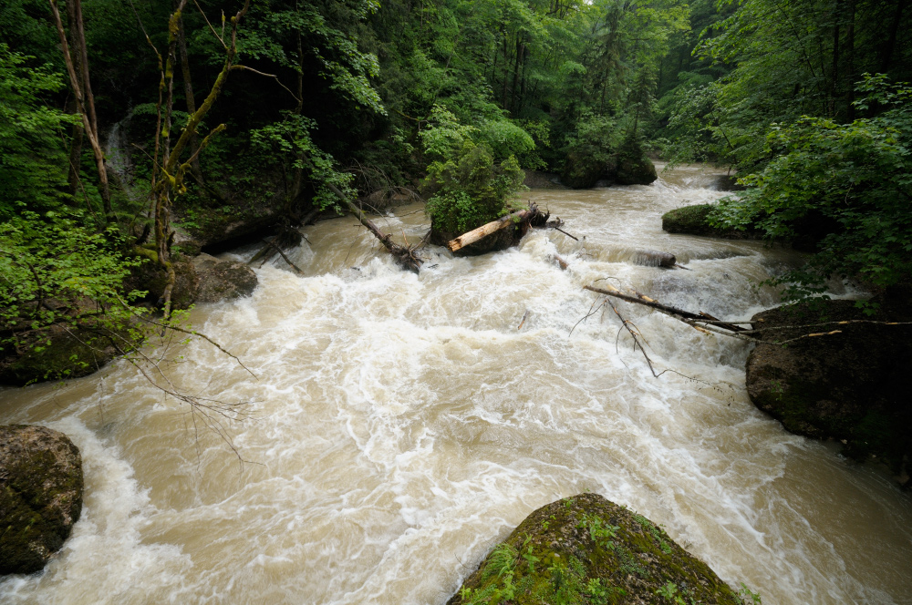 Eistobel bei Hochwasser