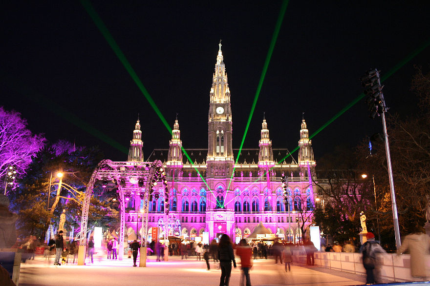 Eistraum - wiener Rathaus (City Hall of Vienna)