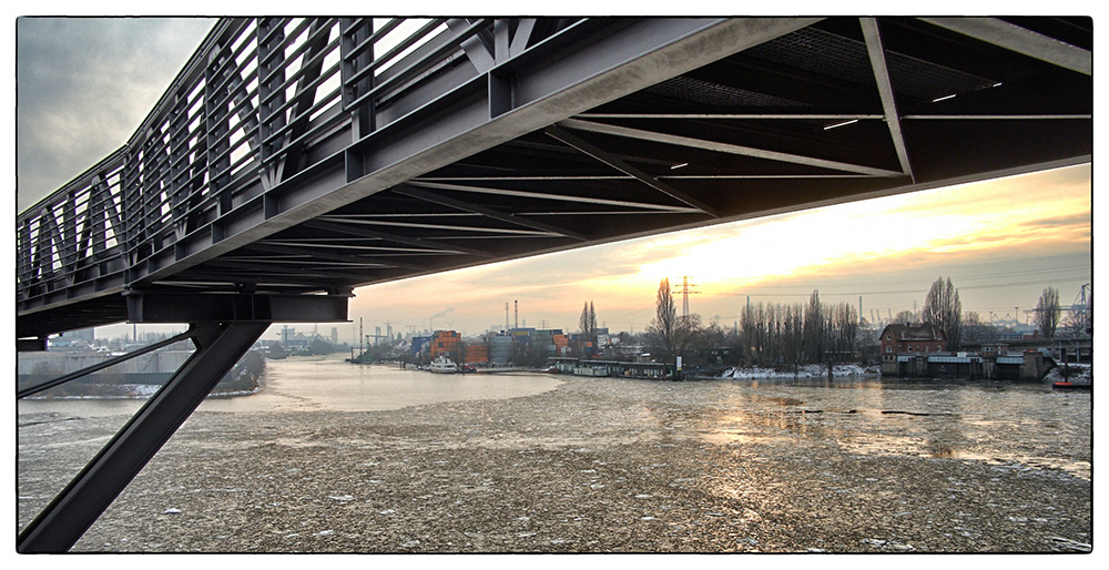 Eistreiben im Hamburger Hafen