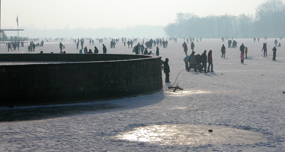 Eisvergnügen auf dem Maschsee