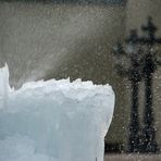 Eiswelt Tinguely-Brunnen