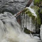 Eiszähne  und Wasser 