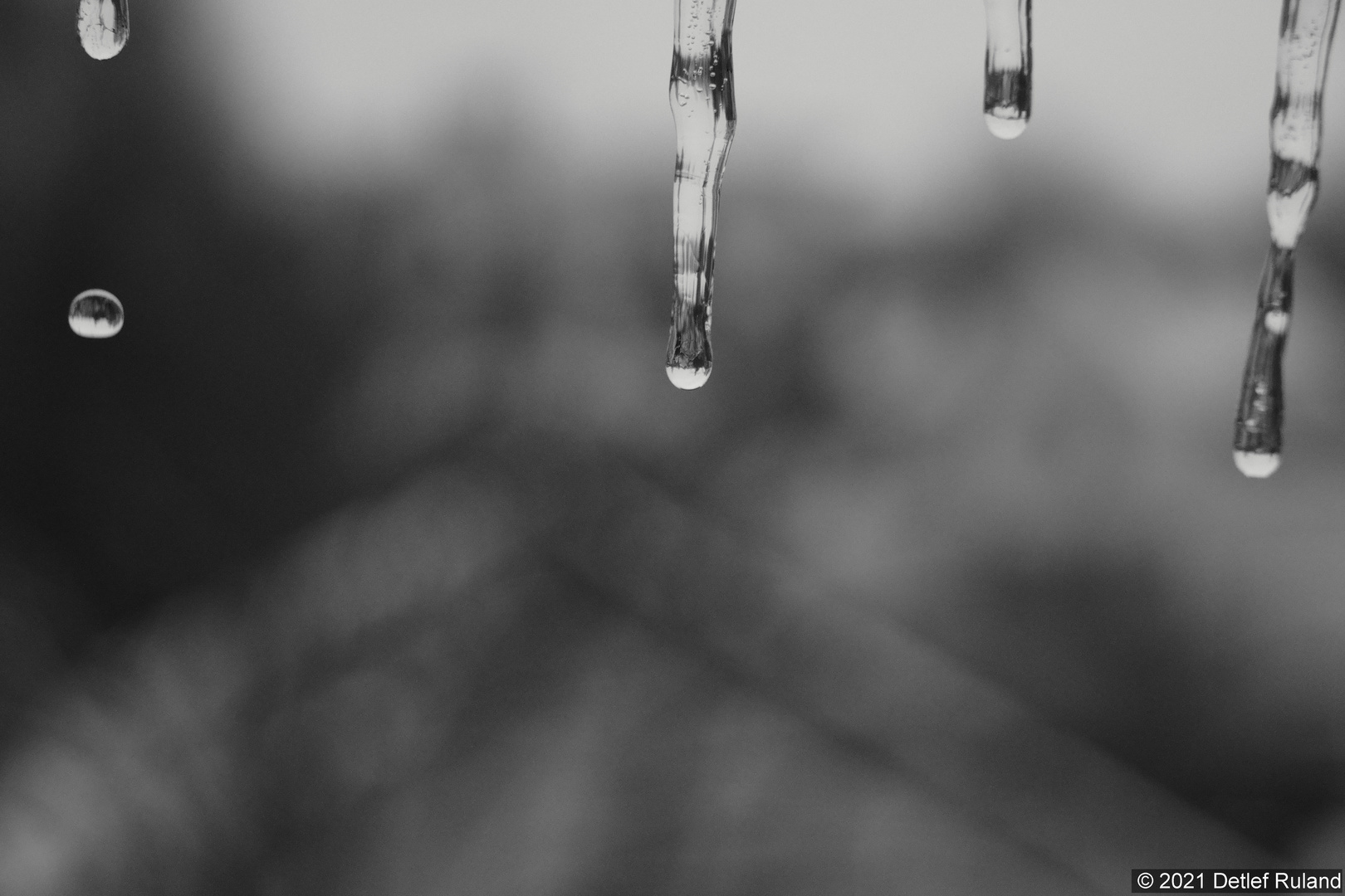 Eiszapfen am Fenster - 03