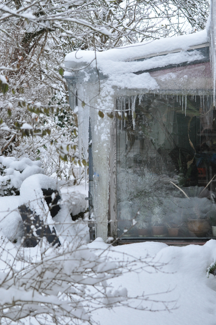 Eiszapfen am Wintergarten