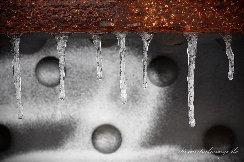 Eiszapfen an Kinzigbrücke