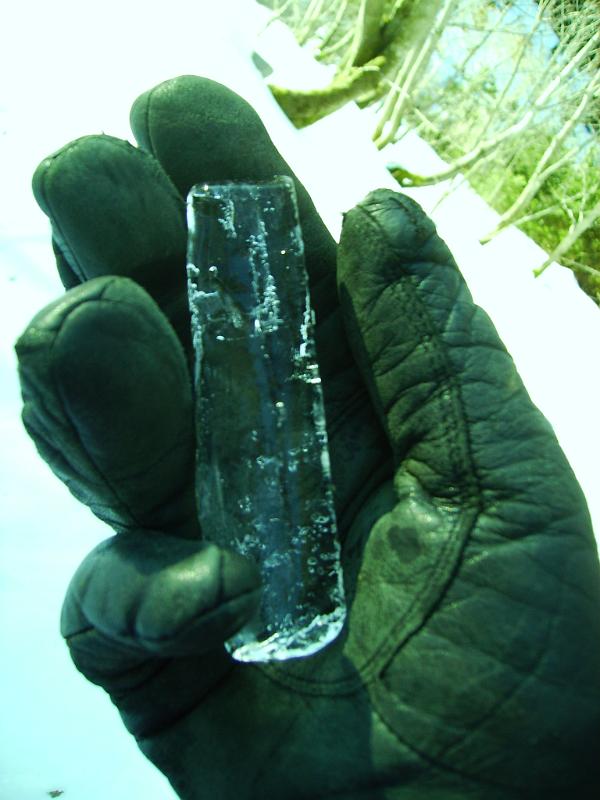 Eiszapfen aus der Westwand des Muertschenstocks, Kanton Glarus, Schweiz