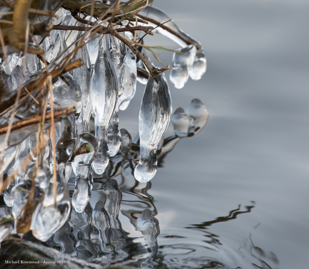 Eiszapfen gespiegelt