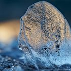 Eiszauber am Bergsee! - Une mince couche de glace illuminée!..