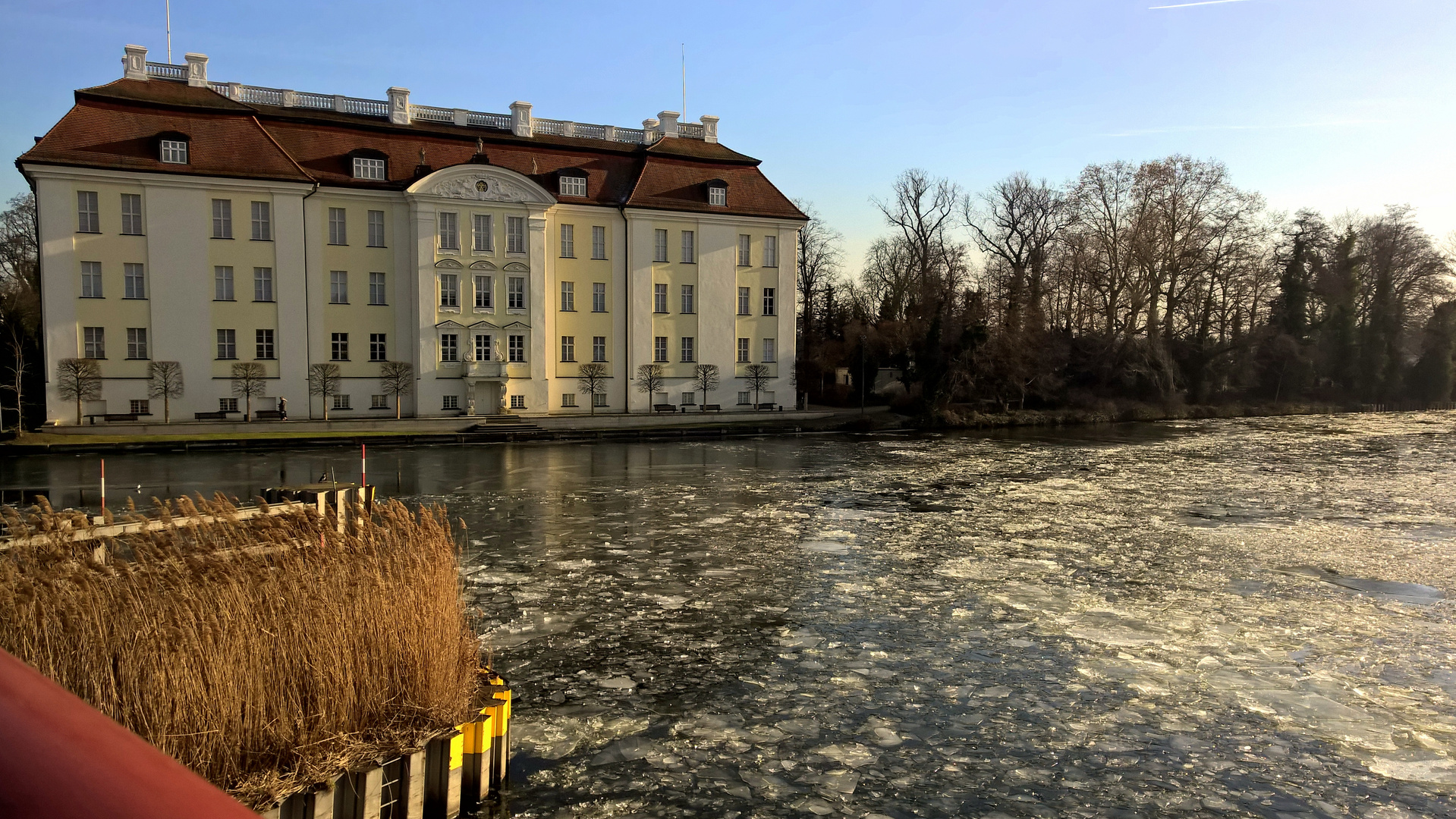 Eiszeit am Schloss