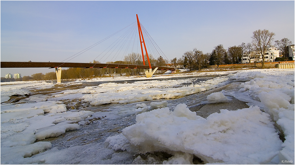 Eiszeit am Wasserfall