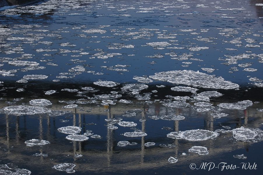 Eiszeit auf der Elbe