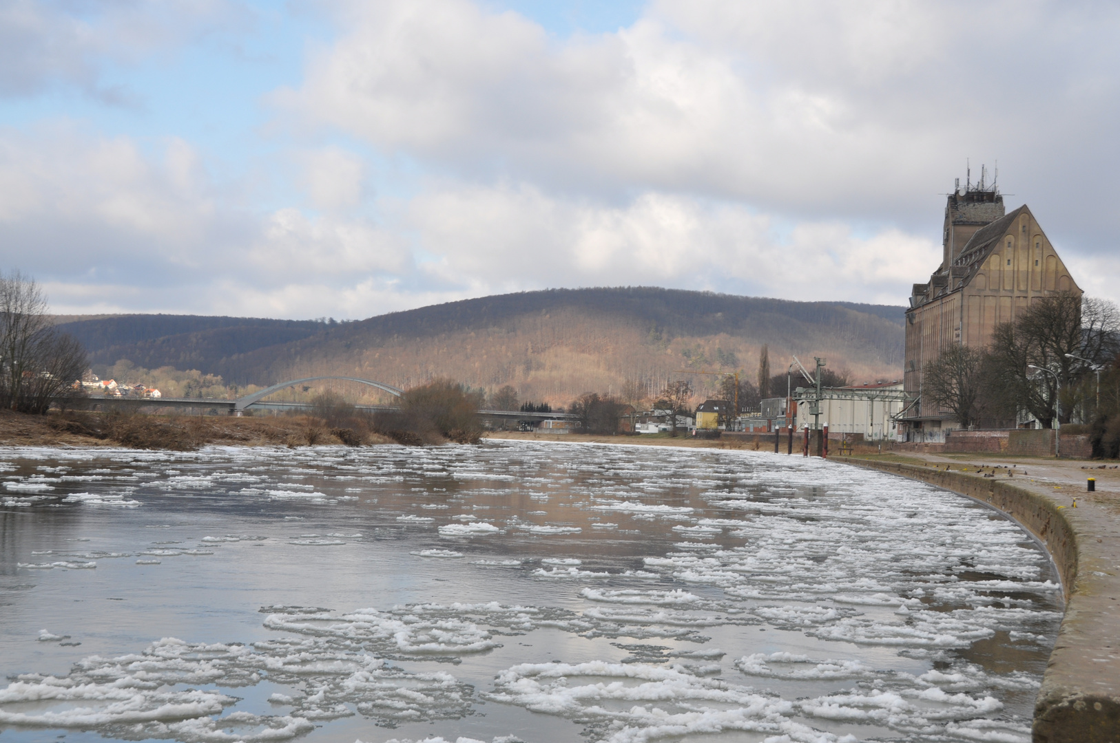 Eiszeit auf der Weser bei Holzminden III