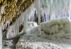 Eiszeit beim Wasserfall ...