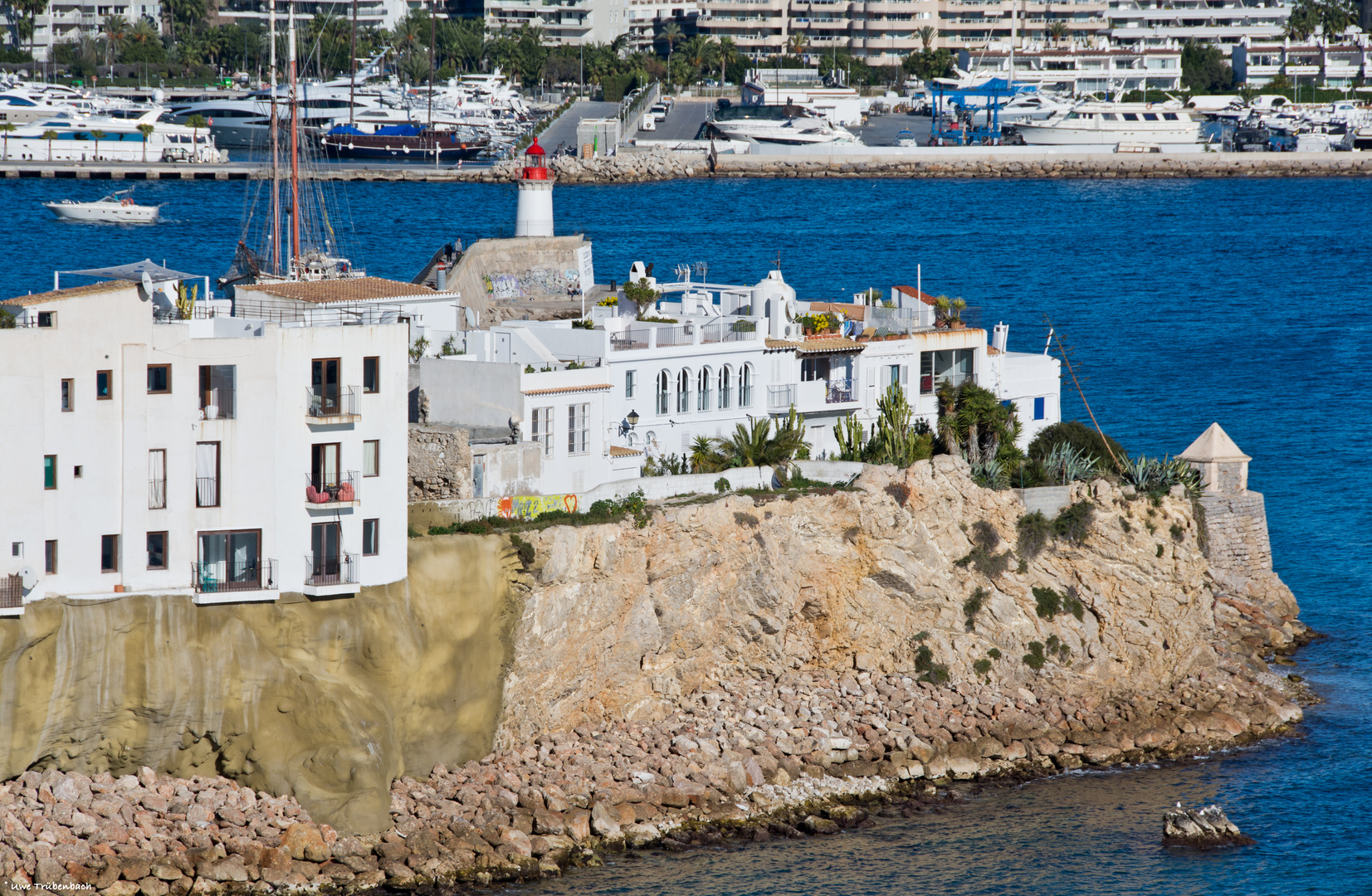 Eivissa  -  Häuserzeile am Hafen