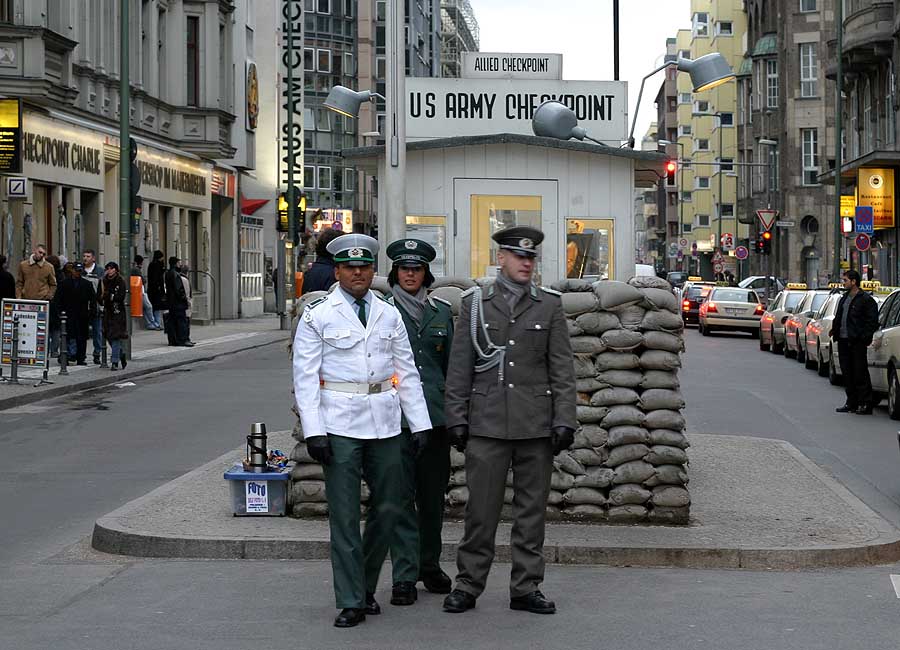 Eklat am Checkpoint Charlie - Diskussionsaufruf