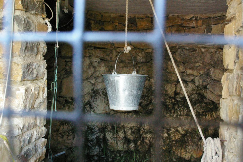 El agua presa de iazuaberra 