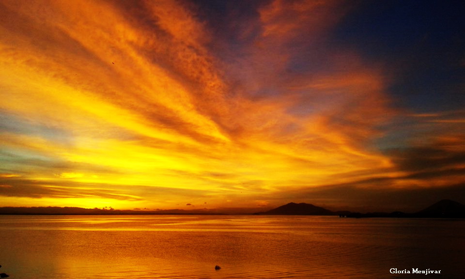 El amanecer desde muelle Los Coquitos, La Unión.