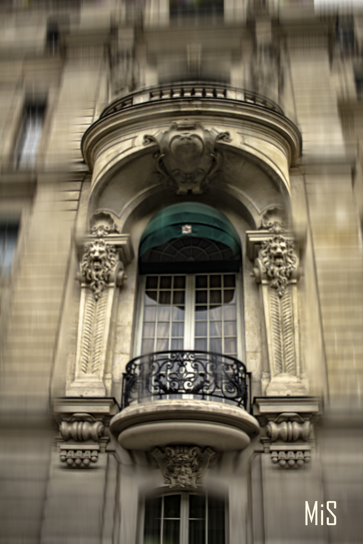 El balcón parisino