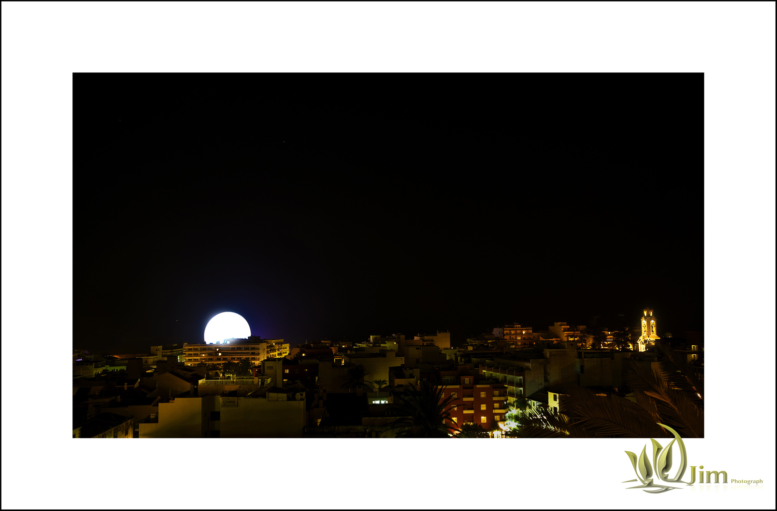 EL BESO DE LA LUNA