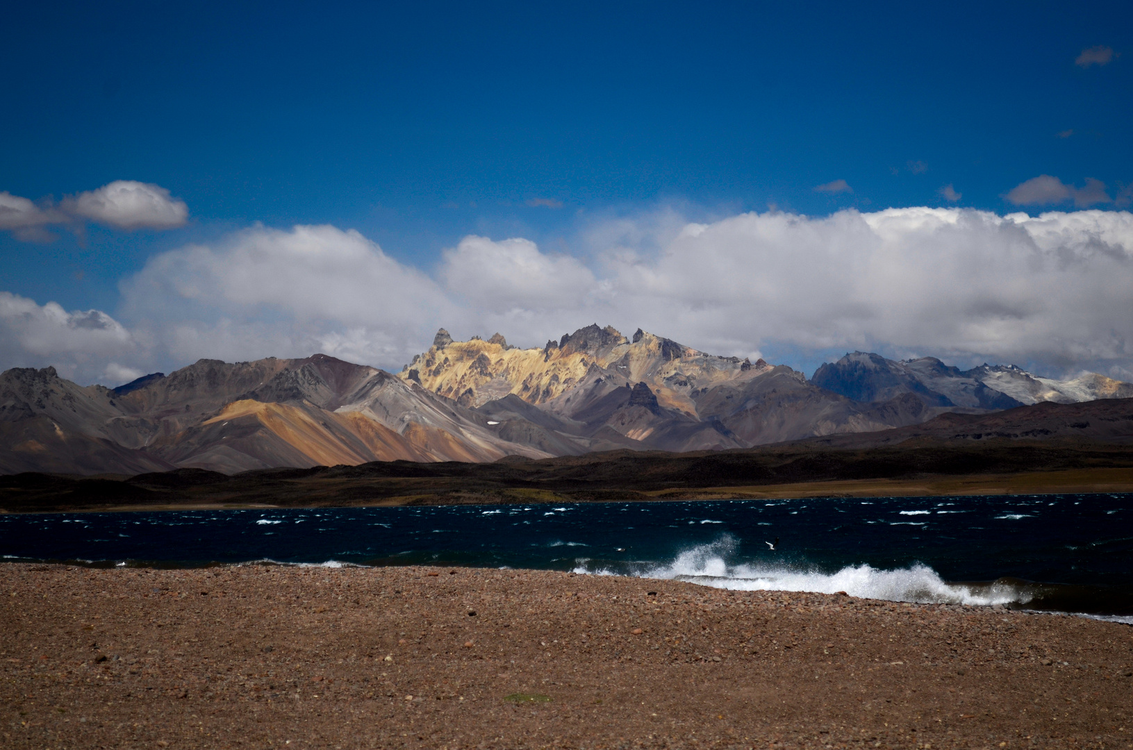 el camino que lleva al volcán