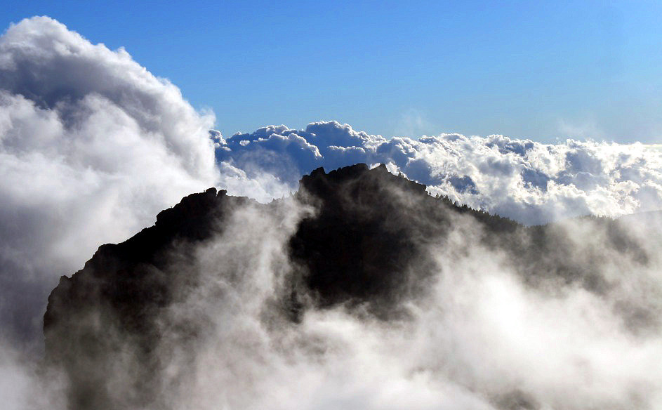 El Campanario, entre nubes