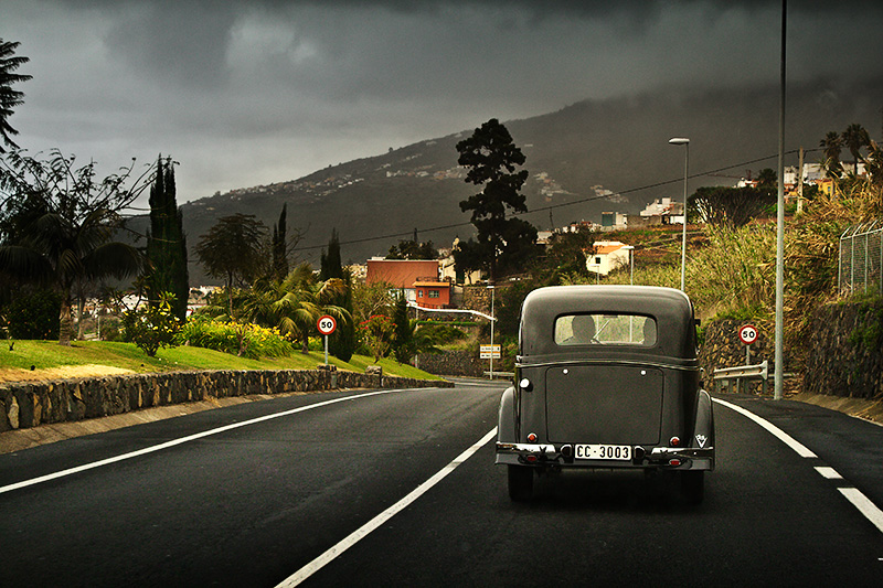 El coche negro