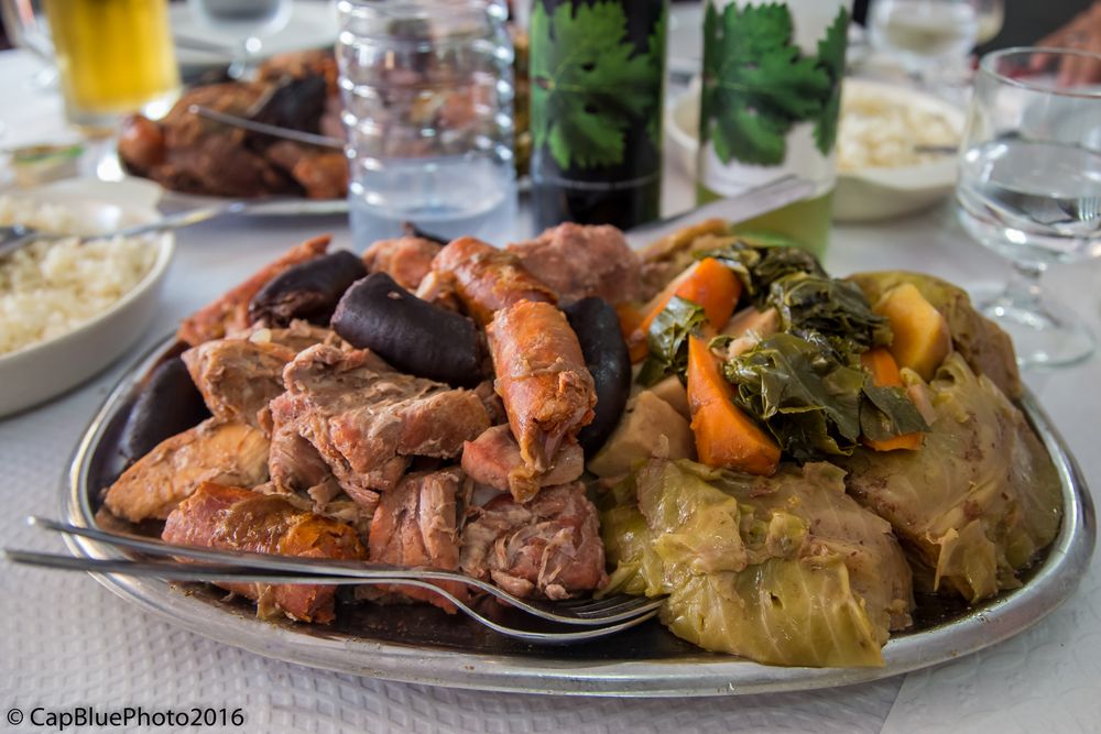 El cozido das Furnas (cocido de las calderas o caldeiras de Furnas) 