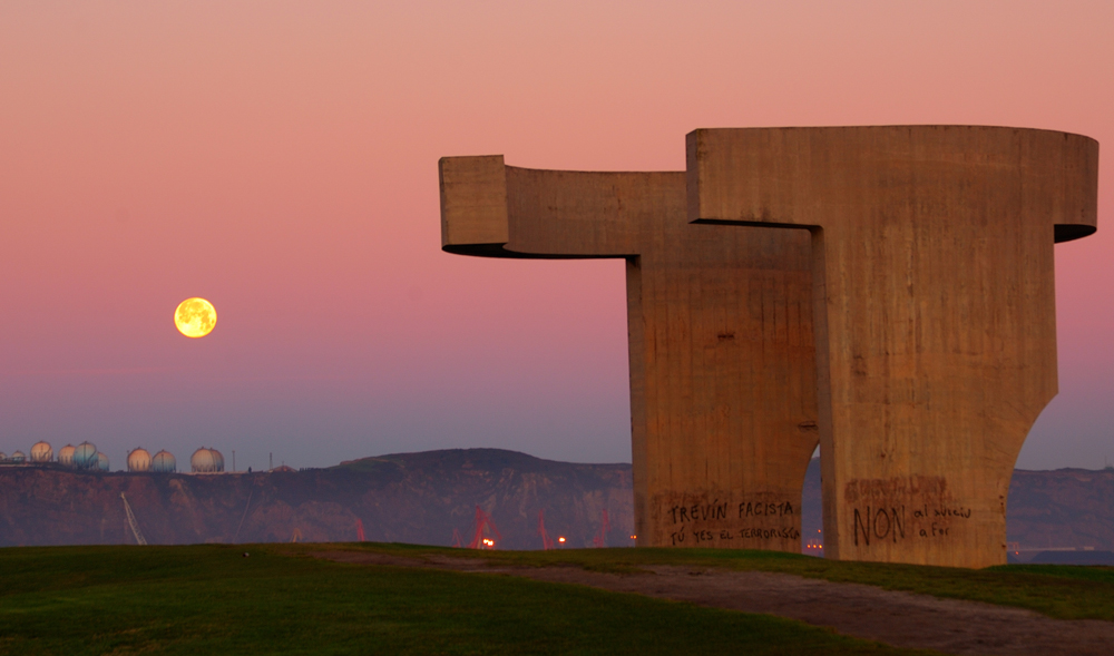 El Elogio del Horizonte in Gijon