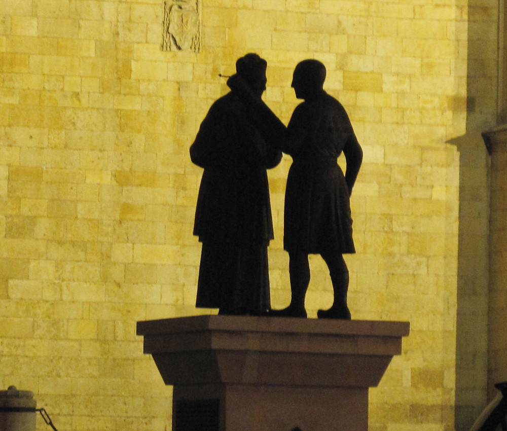 El foro y la ofrenda.