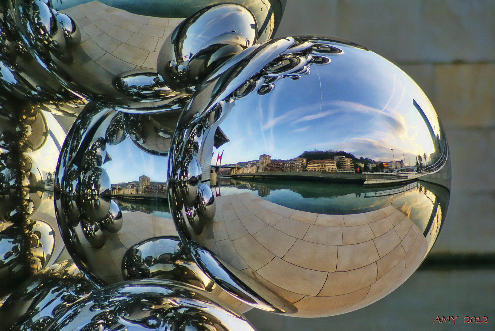 " EL GRAN ÁRBOL Y EL OJO " GUGGENHEIM (BILBAO). Dedicada a VALENTIN IGLESIAS LEAL.