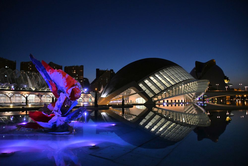 El Hemisférico by night