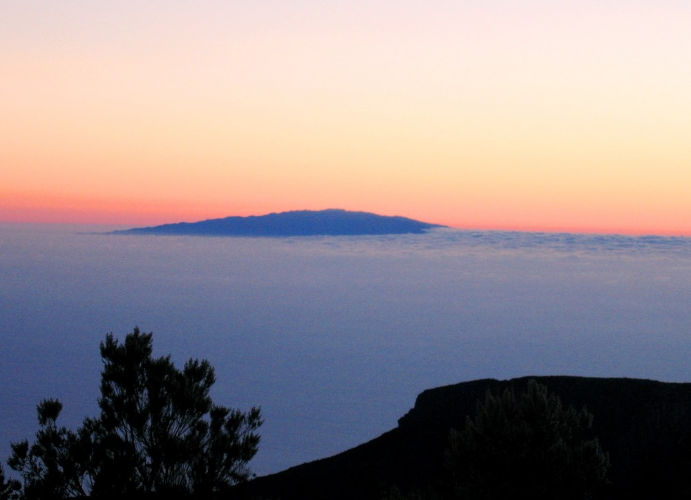 El Hierro - im Vordergrund La Fortaleza - vom Garaonay aus