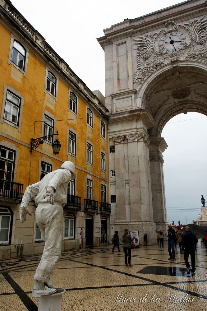 ...el hombre de blanco...