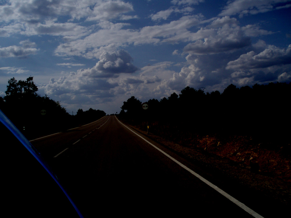 El hombre viene, el hombre se va... por la carretera